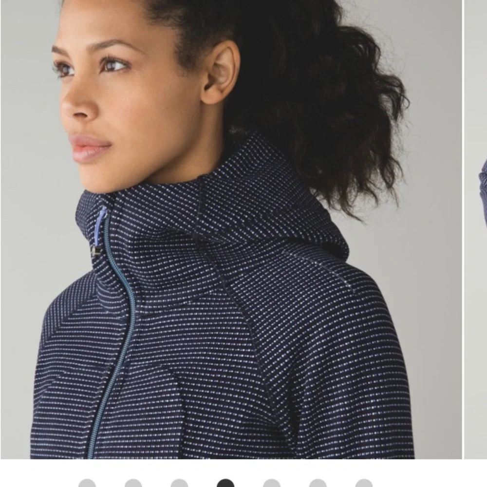 Like new Lululemon Scuba hoodie - Picture 5 of 12